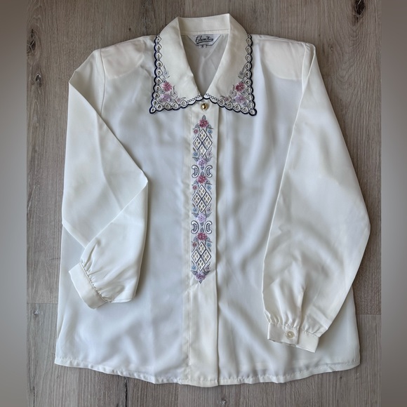 Vintage Romantic Embroidered Blouse - Picture 5 of 5